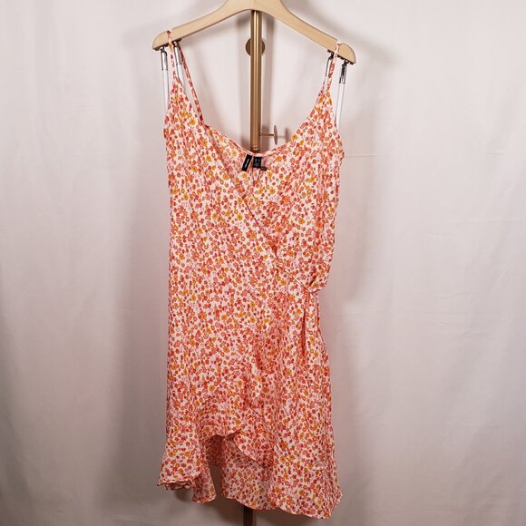 Vero Moda Emma Floral Wrap Dress SZ M NWT - Picture 3 of 10